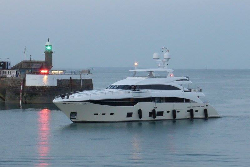 x5 superyacht